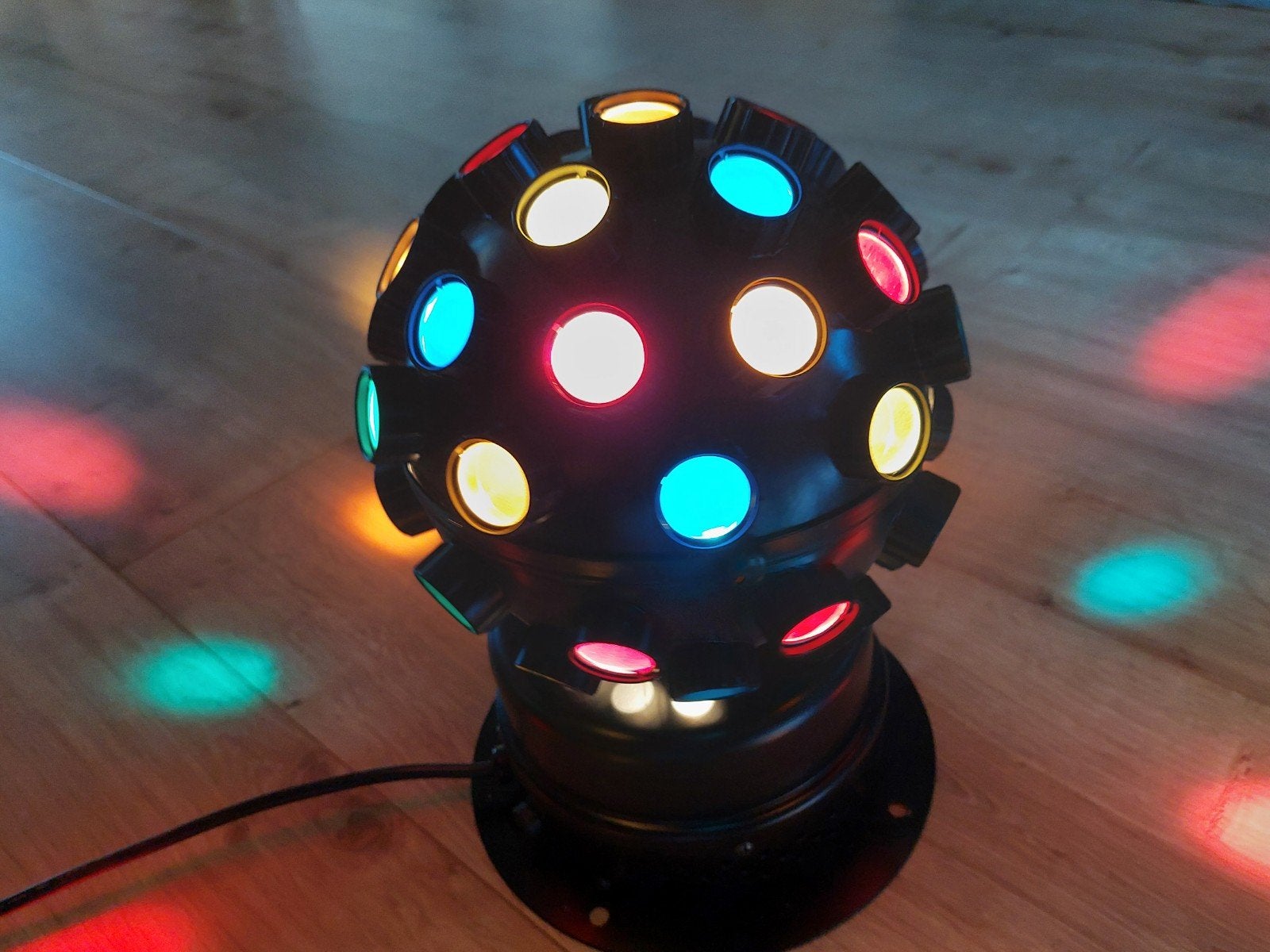Retro Discobol - 30 cm hoog, bal 20 cm rond, Ophalen of Verzenden, Gebruikt, Discobol, Kleur