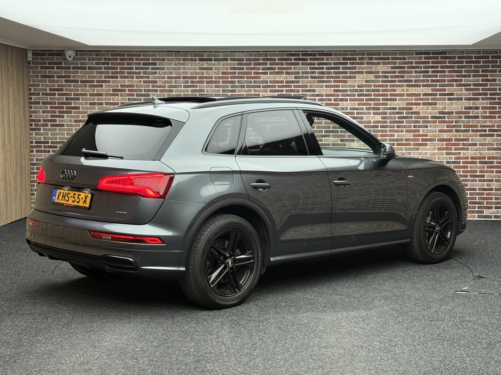 Audi Q5 50TFSI e quattro S line Pano | ACC | Luchtv. | Trekh, Automaat, Automatische klimaatregeling, 4 cilinders, Leder en Stof