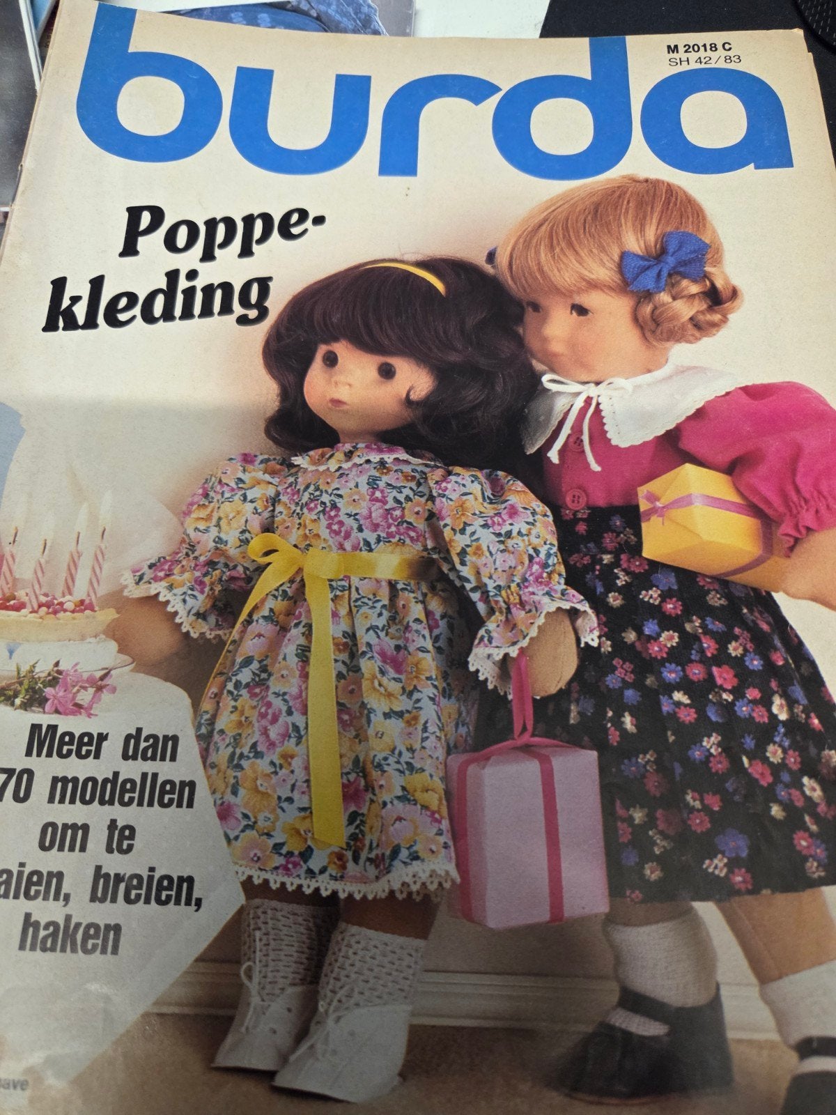 Zolderopruiming burda poppenkleertjes 1983, Hobby en Vrije tijd, Breien en Haken, Ophalen of Verzenden, Gebruikt, Breien of Haken