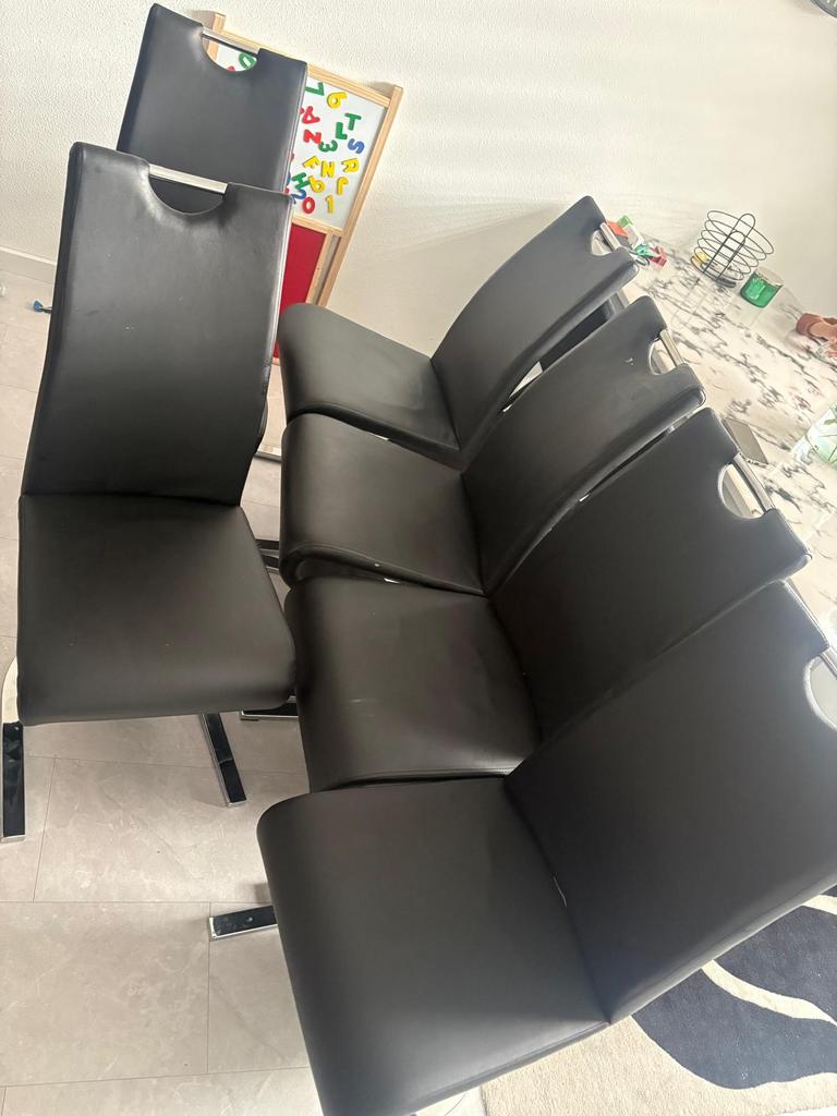 Moderne eettafel met 6 stoelen - Zwart/Wit, Ophalen, Kunststof, Gebruikt, 50 tot 100 cm