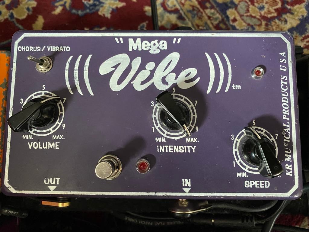 KR Musical instruments Megavibe Chorus/Vibrato Philip Sayce, Muziek en Instrumenten, Effecten, Ophalen of Verzenden, Zo goed als nieuw