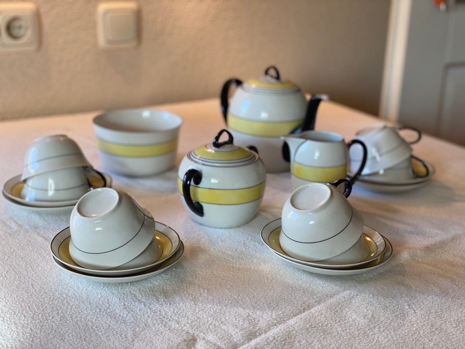 Art Deco servies, Ophalen