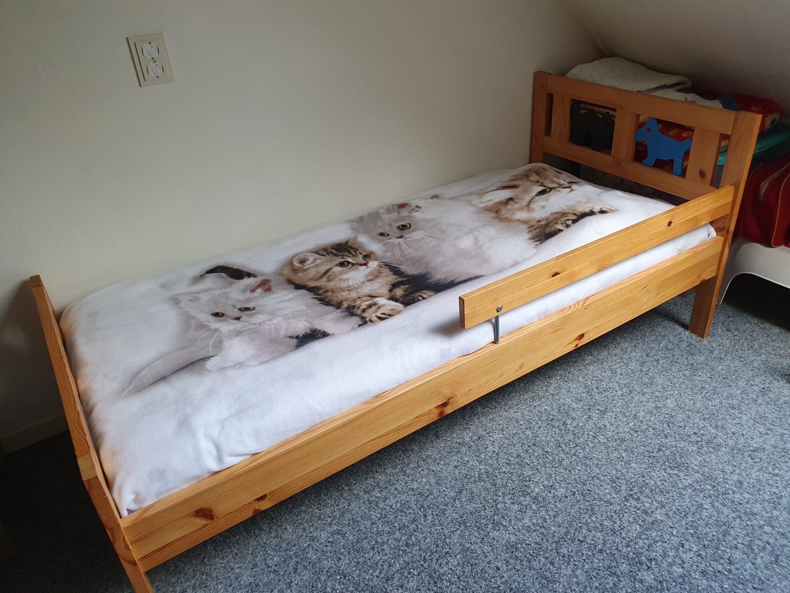 Ikea peuterbed incl zijplank 70x160 cm + matras € 75,-, Ophalen, Gebruikt, Ledikant