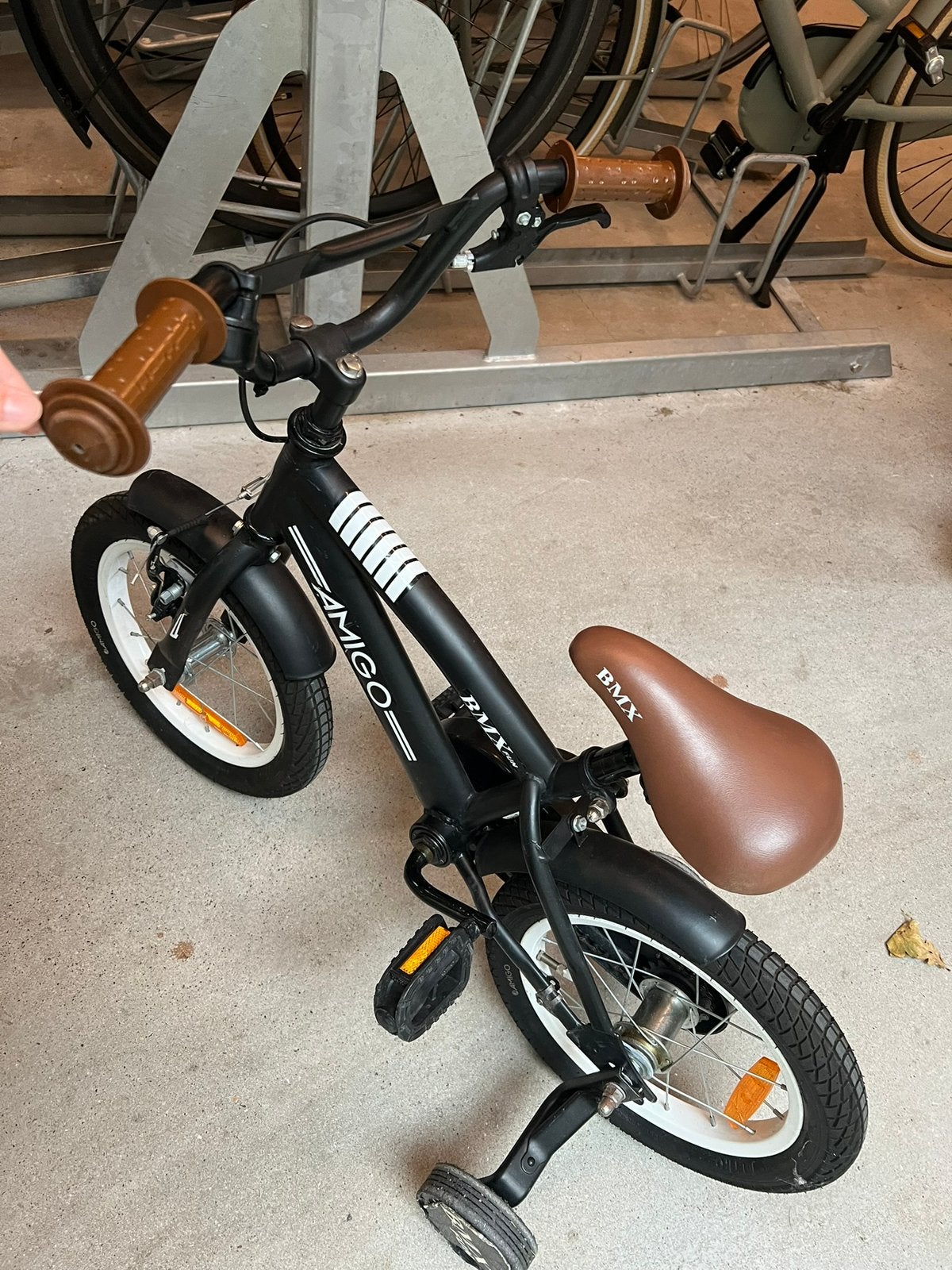 Amigo BMX 14 inch, Ophalen, Zo goed als nieuw, Minder dan 16 inch, Zijwieltjes