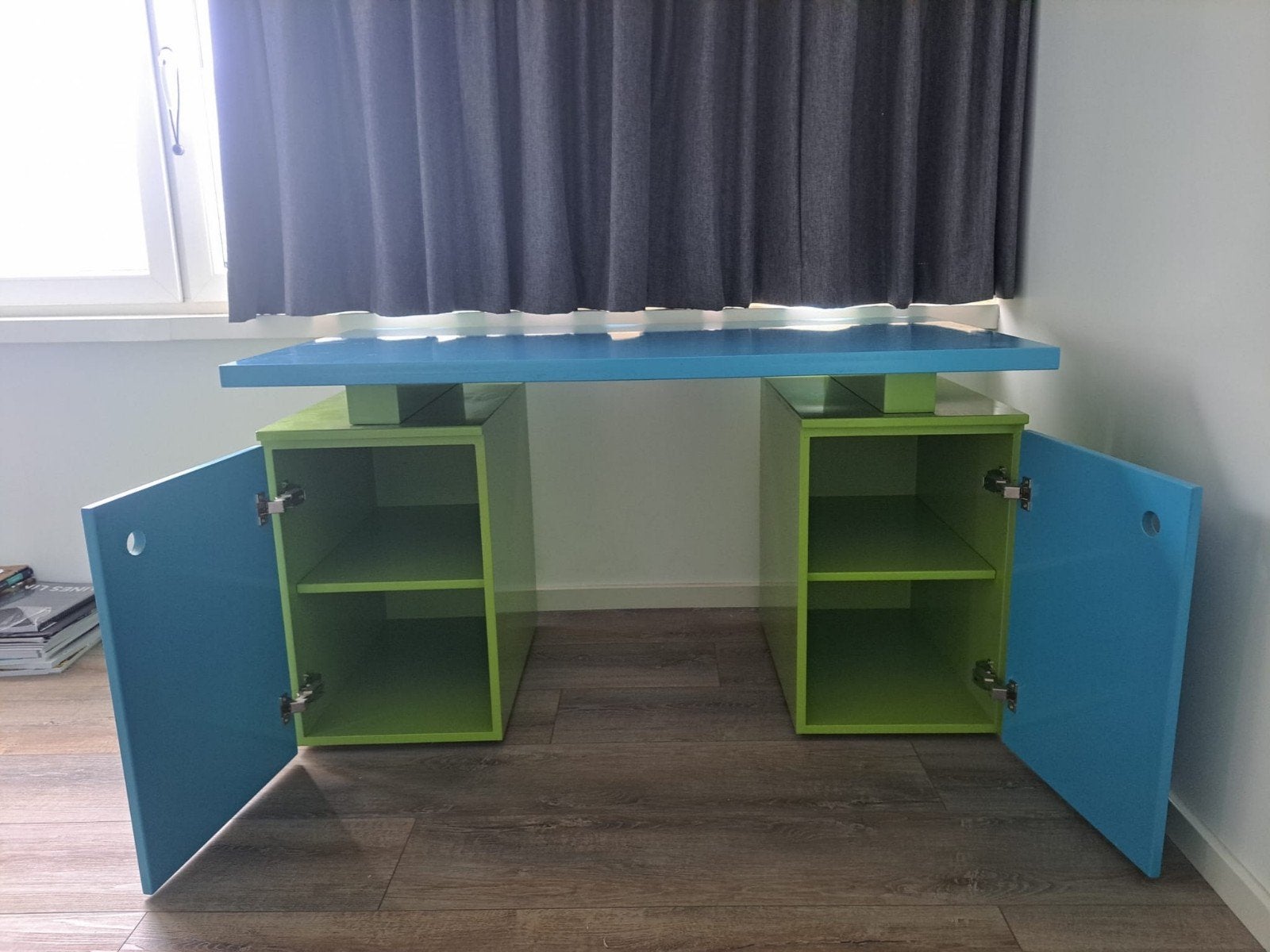 Kleurenrijk kinderbureau met opbergruimte, Ophalen, Opbergruimte, Gebruikt, Blauw