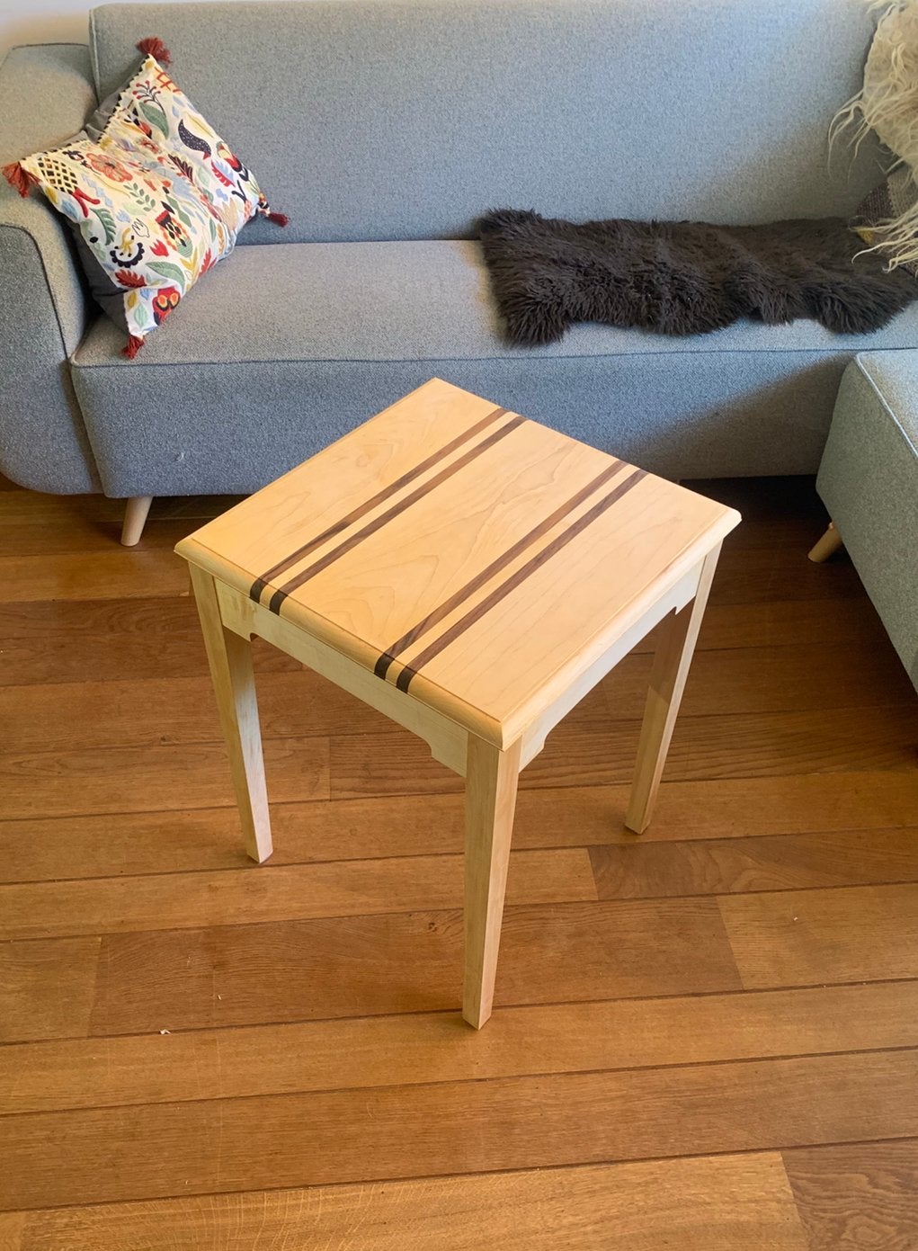 Handgemaakte bijzettafel., Huis en Inrichting, Ophalen, Minder dan 55 cm, Vierkant, Nieuw