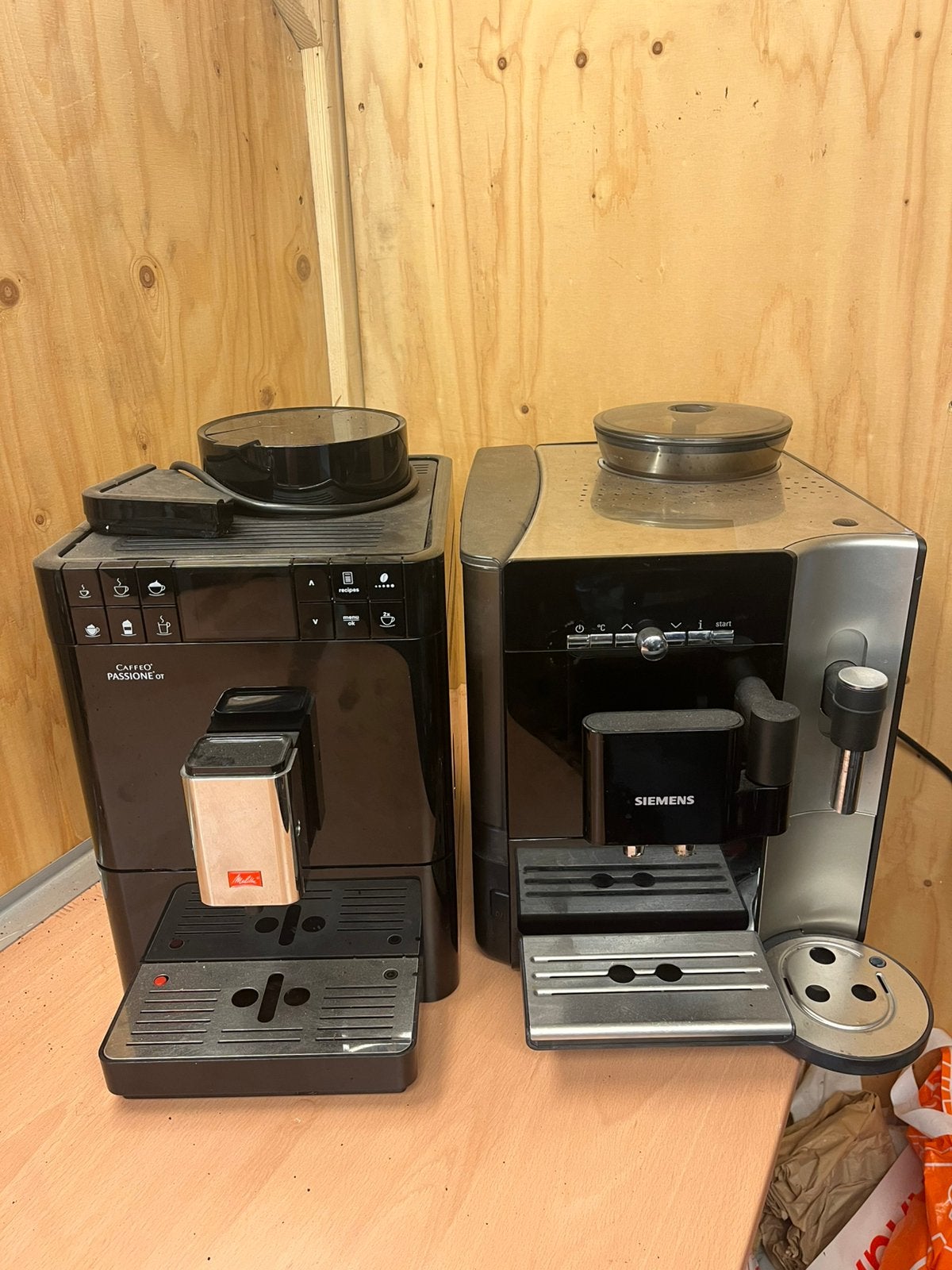 4x koffiemachine 2 werkend en 2 defect, Witgoed en Apparatuur, Koffiezetapparaten, Ophalen, Zo goed als nieuw, Koffiemachine