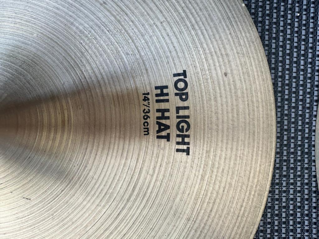 Zildjian bekkens14” hi hat en 20” medium ride., Muziek en Instrumenten, Drumstellen en Slagwerk, Ophalen, Zo goed als nieuw, Overige merken