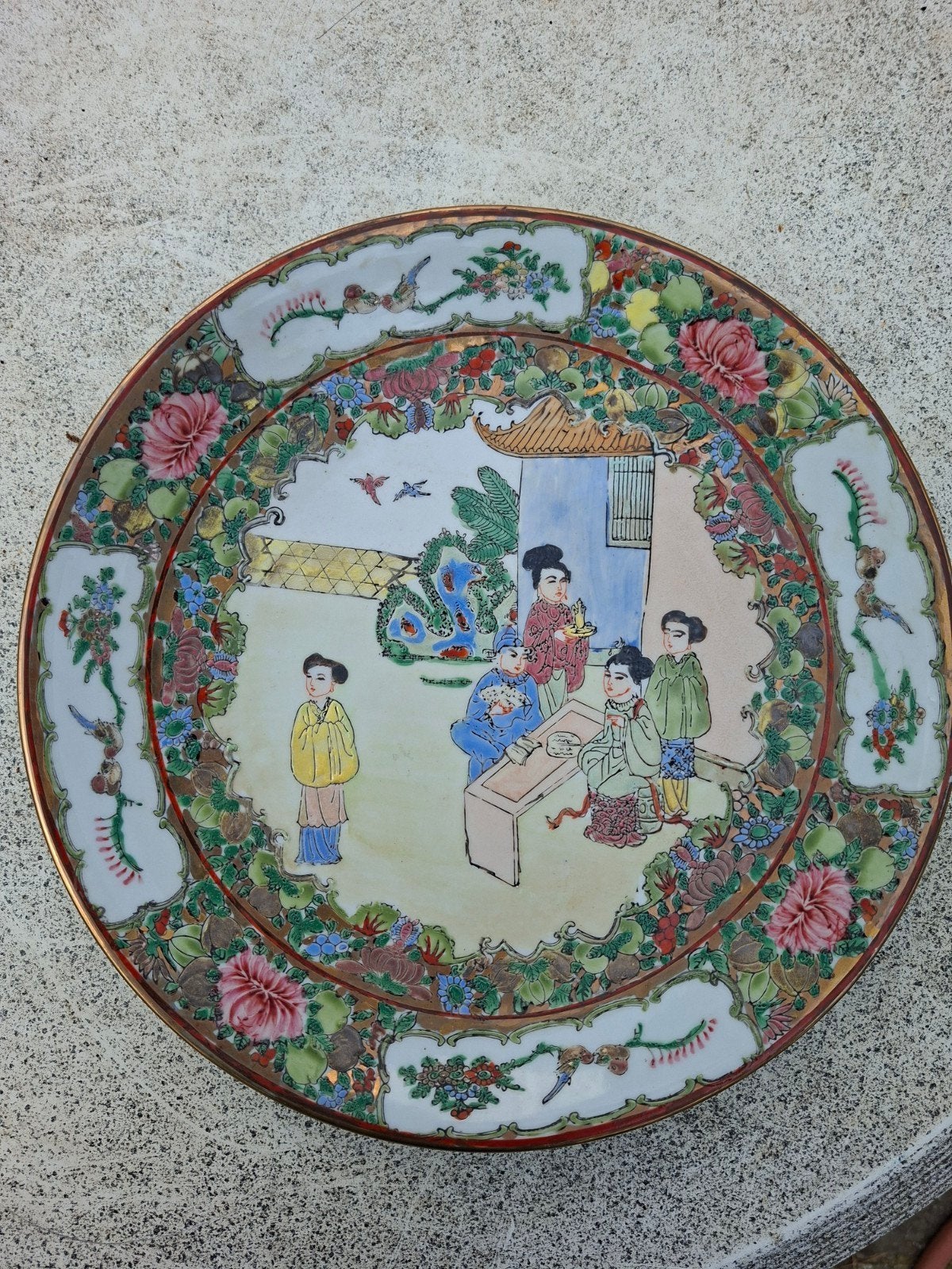 Antiek Chinees porseleinen bord met handgeschilderde scène, Antiek en Kunst, Ophalen of Verzenden