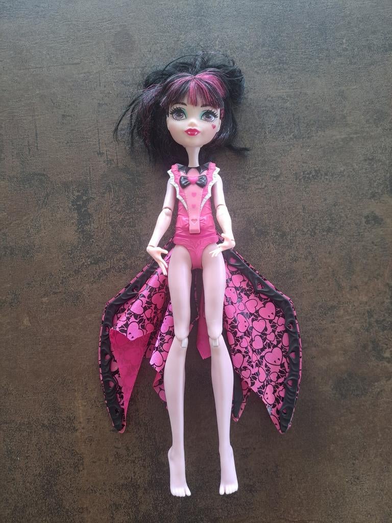 Monster High Draculaura pop met vleugels, Ophalen of Verzenden, Gebruikt, Overige typen