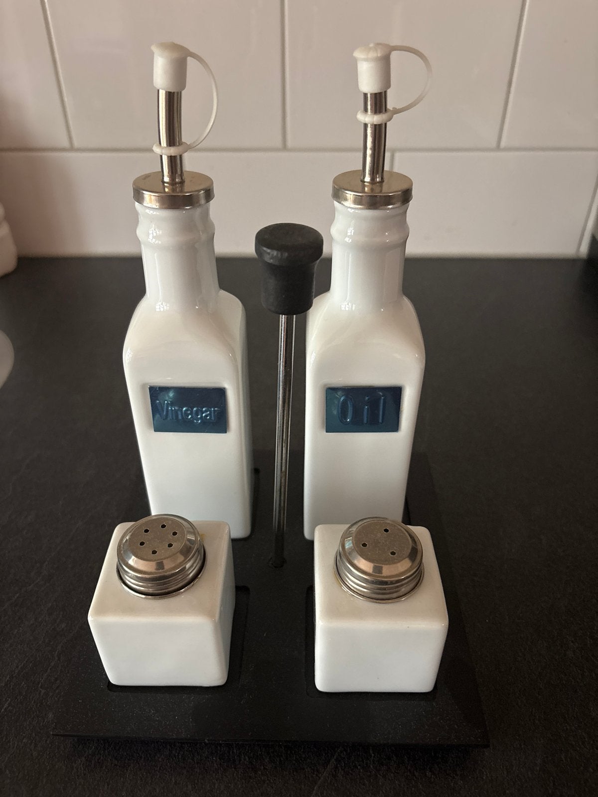 Olie en azijn set met zout- en pepervaatjes, Ophalen, Overige typen, Zo goed als nieuw, Steen/keramiek