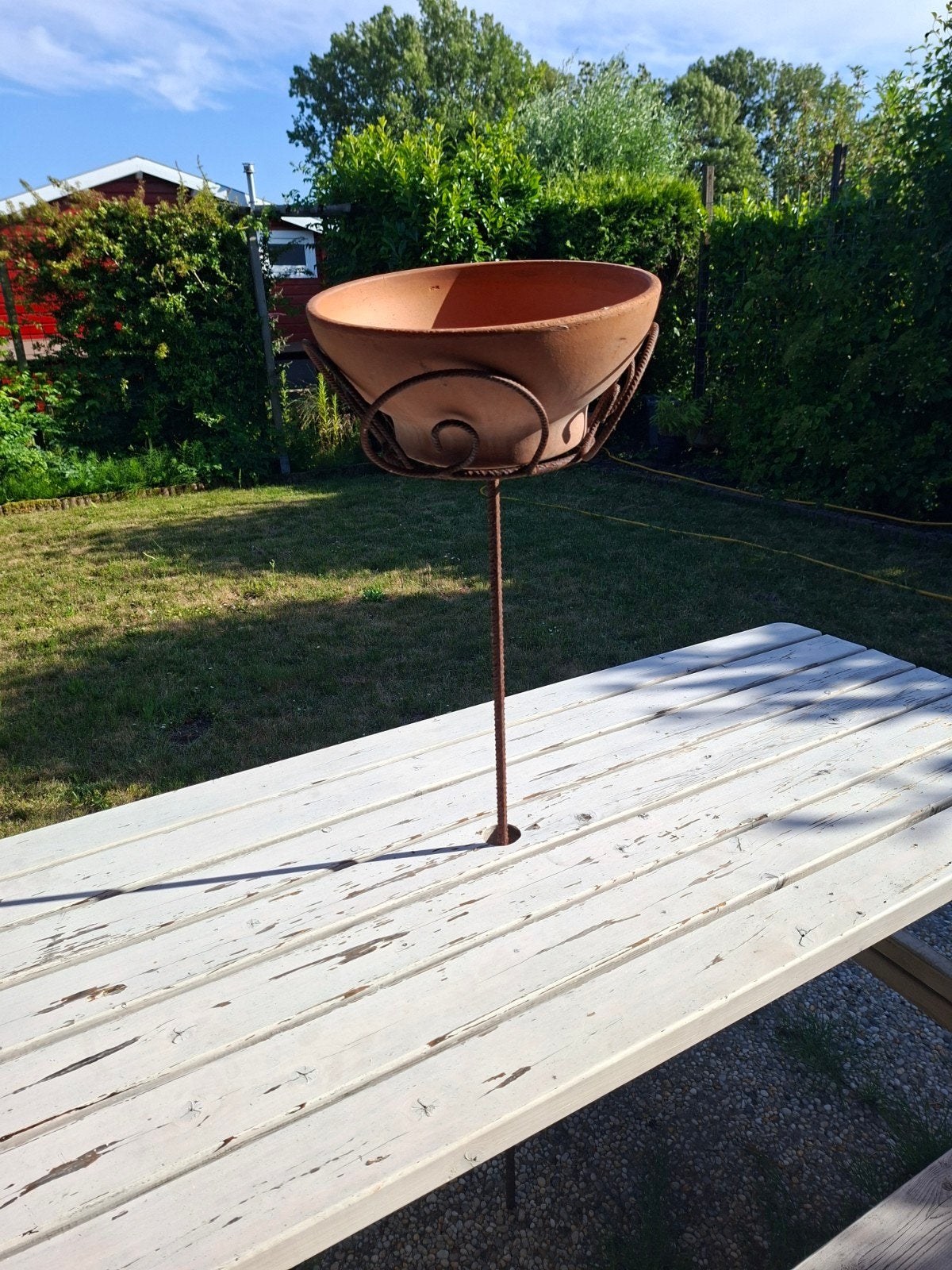 Nostalgische plantenstandaard met terracotta schaal, Tuin en Terras, Bloembakken en Plantenbakken, Gebruikt, Metaal, Balkon, Tuin