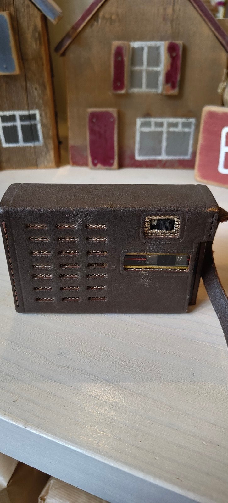 Vintage Tokyo Transistorradio met lederen hoes, Ophalen, Gebruikt, Transistorradio