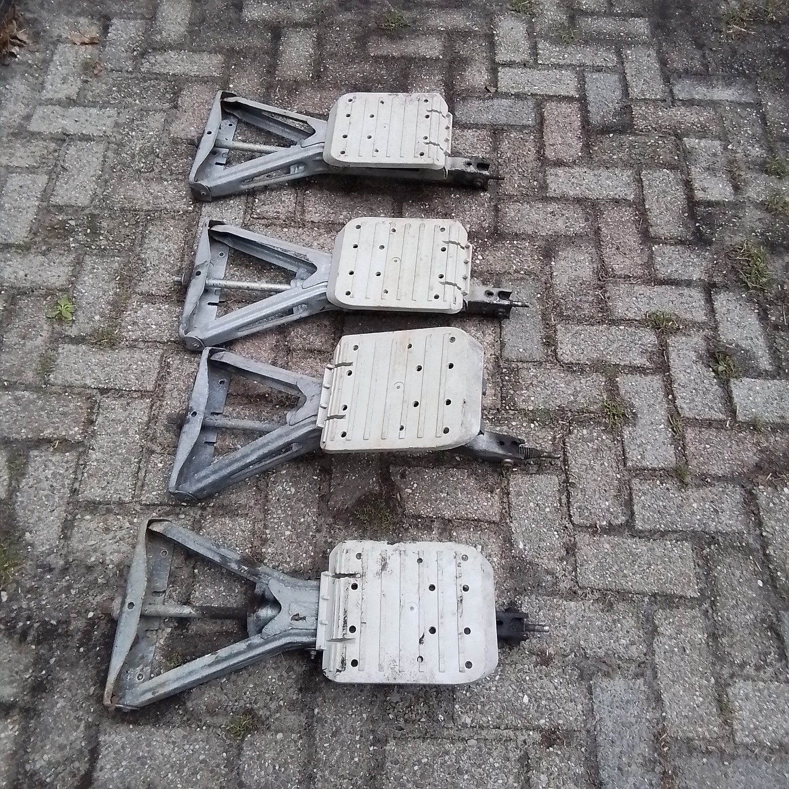 4 stuks Alko Big Foot uitdraaisteunen steunpoot, Verzenden, Gebruikt