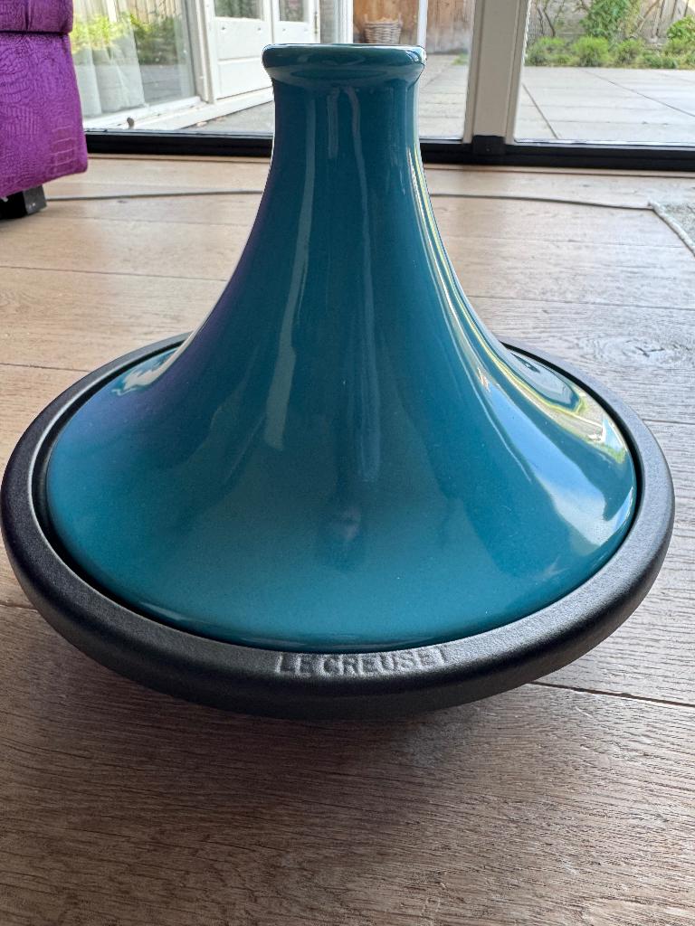 Le Creuset tajine lichtblauw, Huis en Inrichting, Ophalen, Gebruikt, Koekenpan of Braadpan, Gietijzer