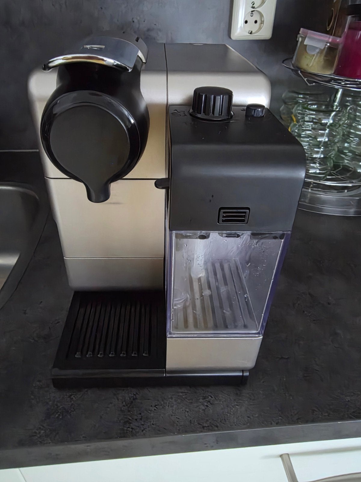 Nespresso DeLonghi koffiemachine met melkopschuimer, Ophalen, Gebruikt, Nespresso, De'Longhi