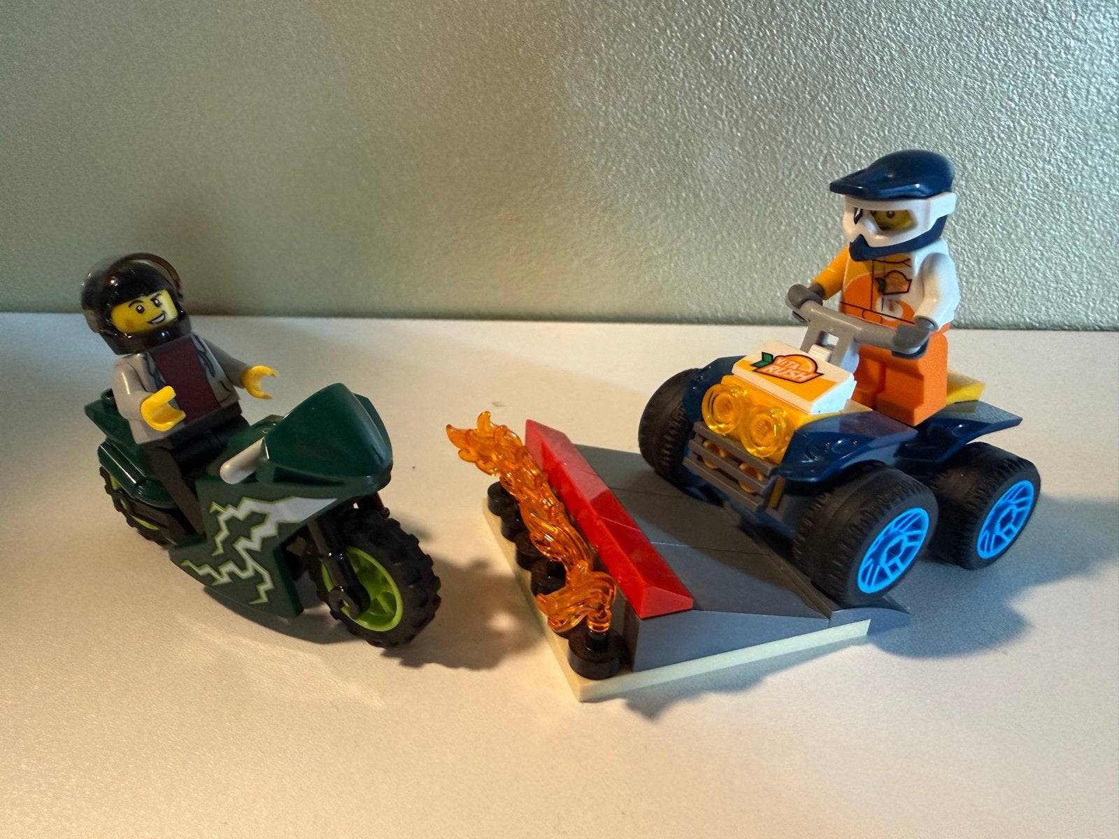 Lego City 60255 Stuntteam - Motor en Quad met springschans, Ophalen, City, Lego, Zo goed als nieuw