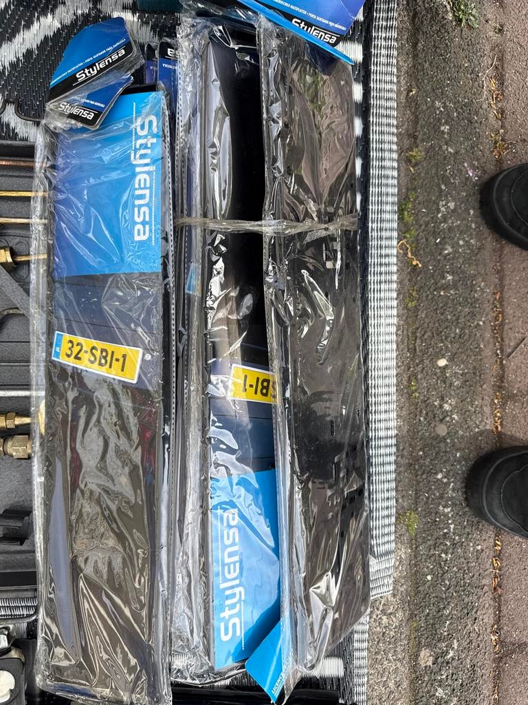 Stylensa kentekenplaathouders - Nieuw in verpakking, Auto diversen, Kentekenplaathouders, Ophalen of Verzenden, Nieuw