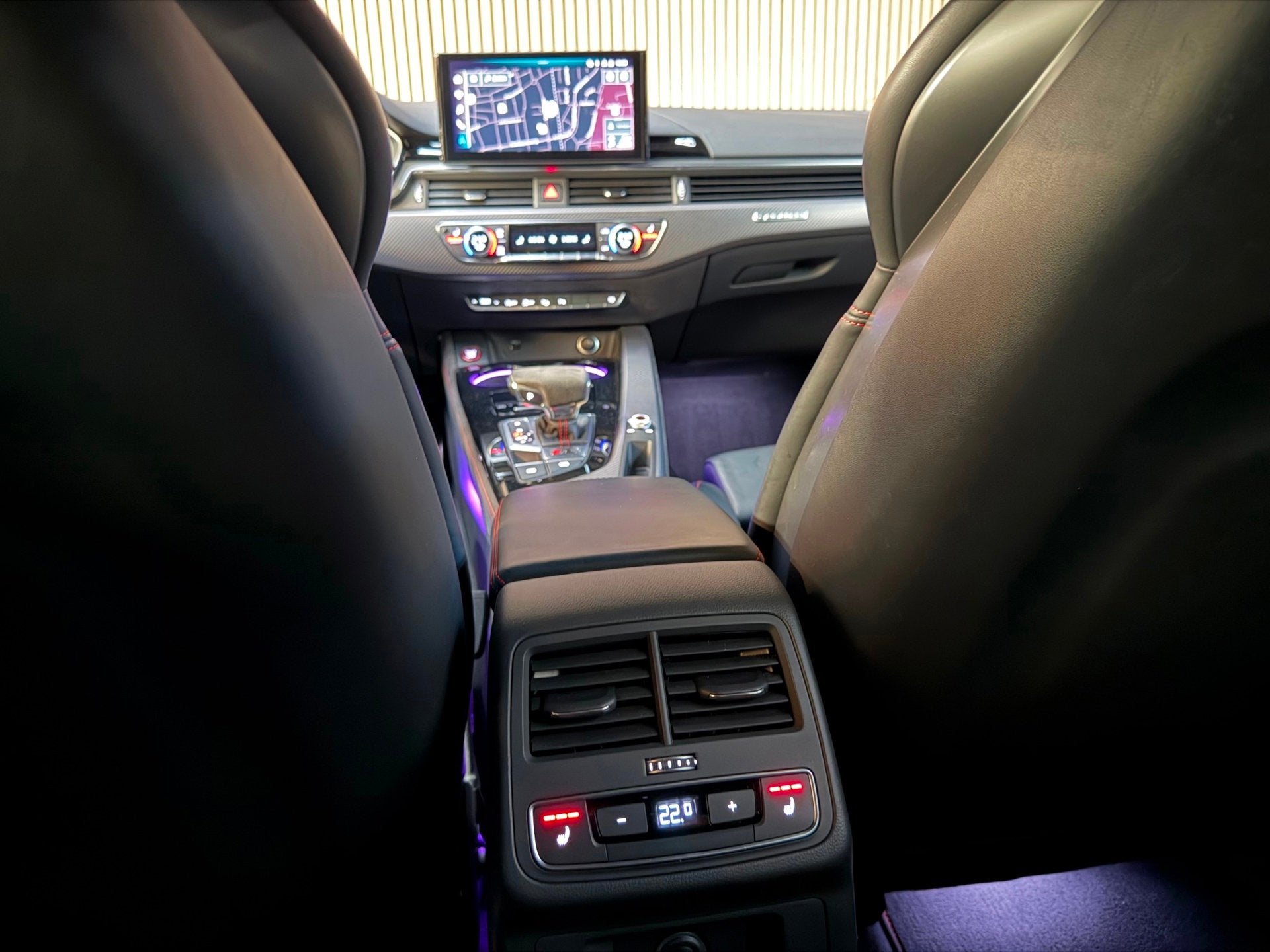 Foto 19 van Audi RS4 Avant 2.9 TFSI Quattro - Keramic - Pano - B&O