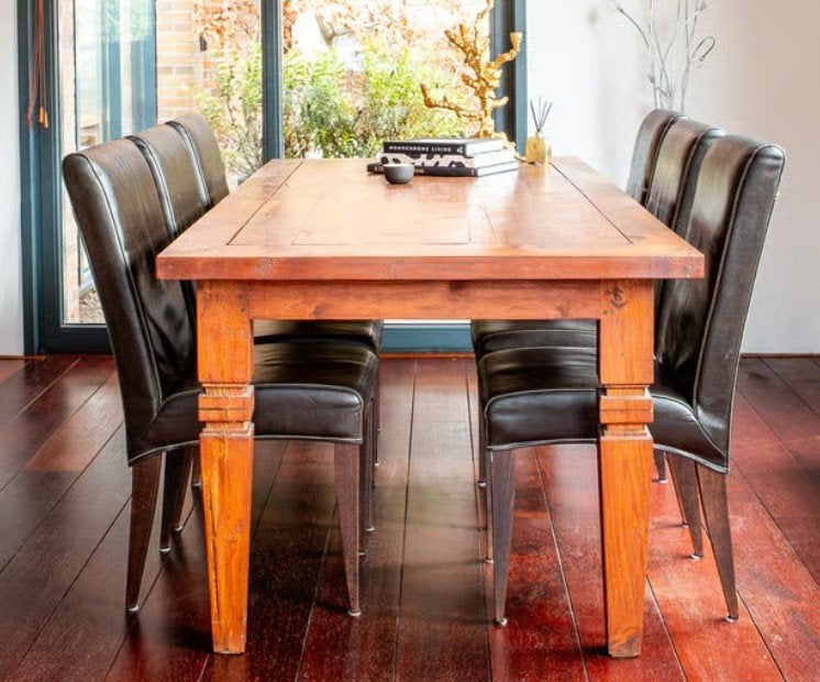 Massief teak houten eettafel met 6 leren stoelen, Ophalen, Gebruikt, 100 tot 150 cm, Koloniaal