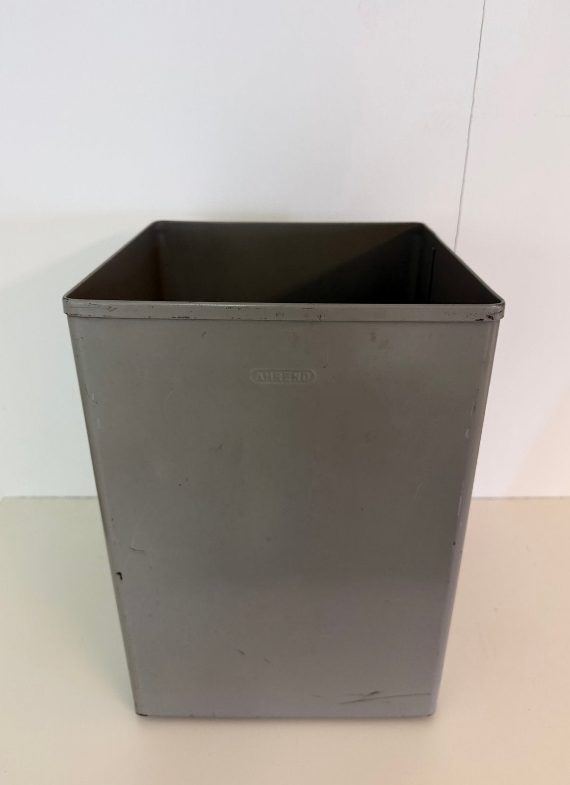 Vintage Ahrend prullenbak industrieel grijs, Ophalen, Gebruikt, Minder dan 10 liter, Metaal