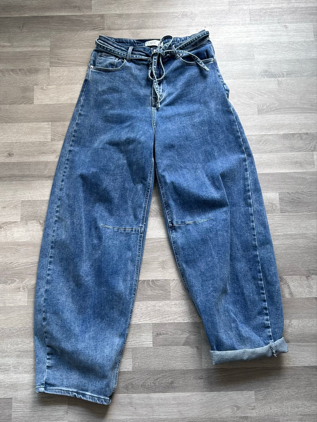 Nieuwe Laulia ballon jeans met strikceintuur maat 38, Ophalen of Verzenden, Zo goed als nieuw, Blauw, W28 - W29 (confectie 36)