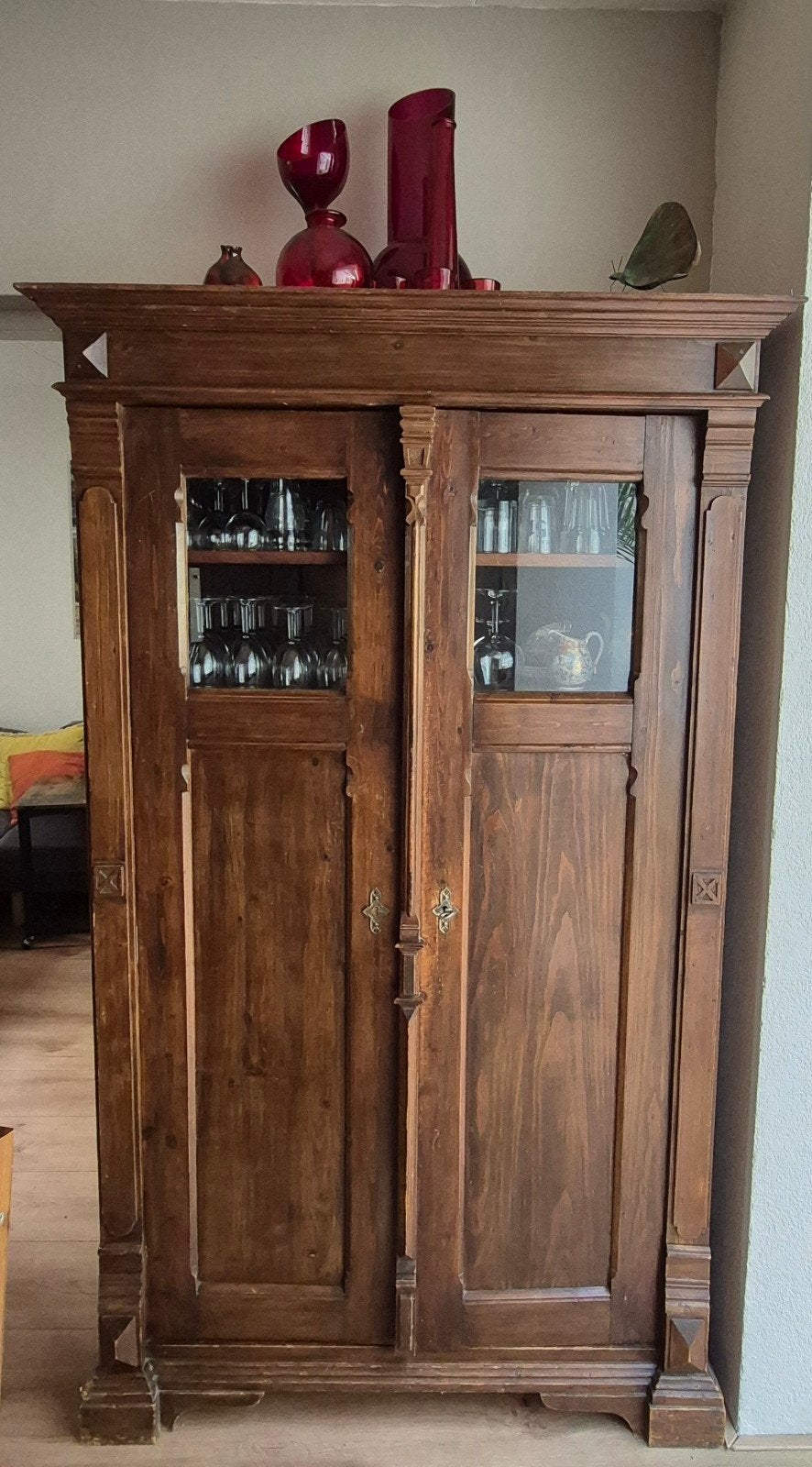 Vintage Houten Kast met Glazen Deuren - Ruim 50 Jaar Oud, Ophalen