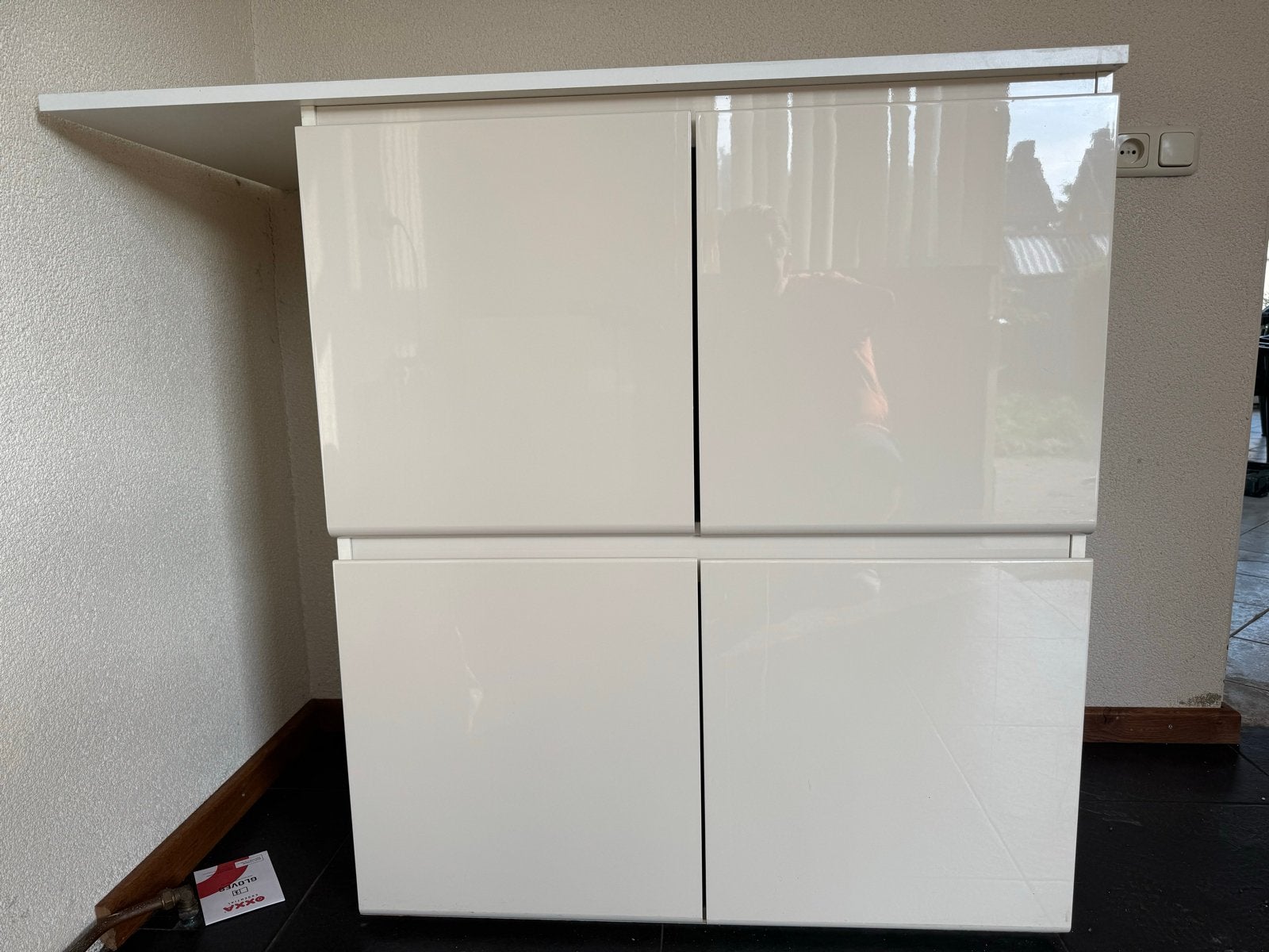 Bijzetkastje met 4 deurtjes - 102x90 cm, Ophalen, Gebruikt