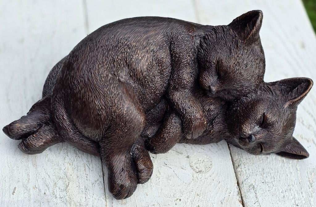 2 SLAPENDE POEZEN / KITTENS / BRONZEN TUINBEELD, Dierenbeeld, Nieuw, Info@huisentuindecoratiemarie.nl, Huis en tuin decoratie marie