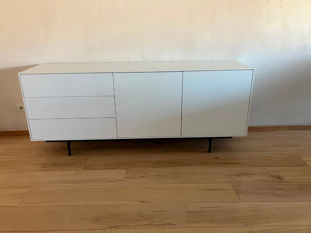 Prachtig strak wit, Dressoir kast - Goossens, Ophalen, Met deur(en), 150 tot 200 cm, Zo goed als nieuw