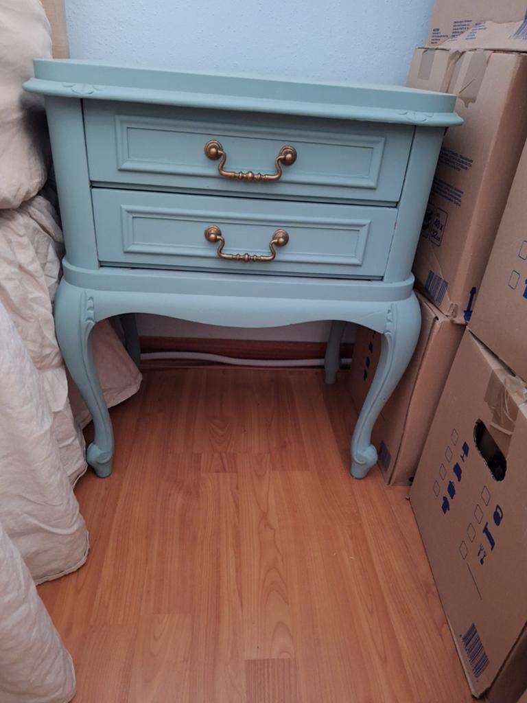 Queen Anne nachtkastjes in een mooie krijtverf look., Huis en Inrichting, Slaapkamer | Nachtkastjes, Ophalen, Gebruikt, 55 tot 70 cm