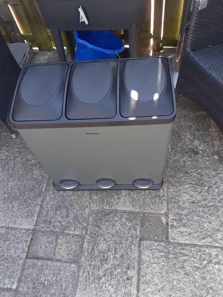 zo goed als nieuwe afvalbak, Ophalen, 50 – 75, Met pedaal, 40 liter of meer