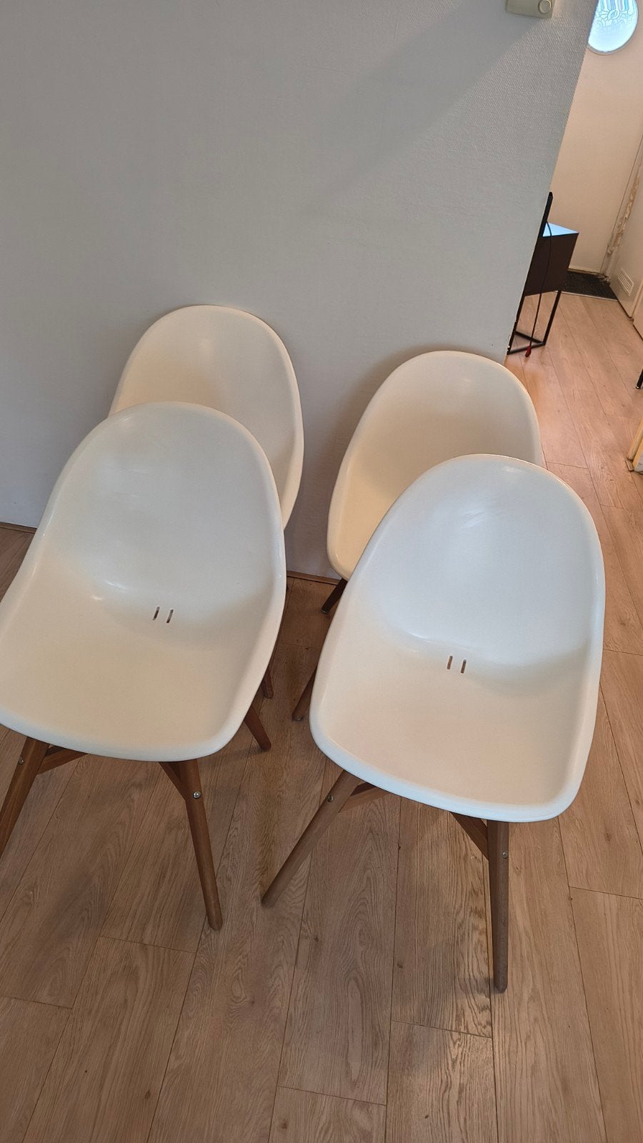 IKEA kuipstoelen, 4 witte en 2 grijze, Gebruikt, Modern, Scandinavisch, Wit, Vier