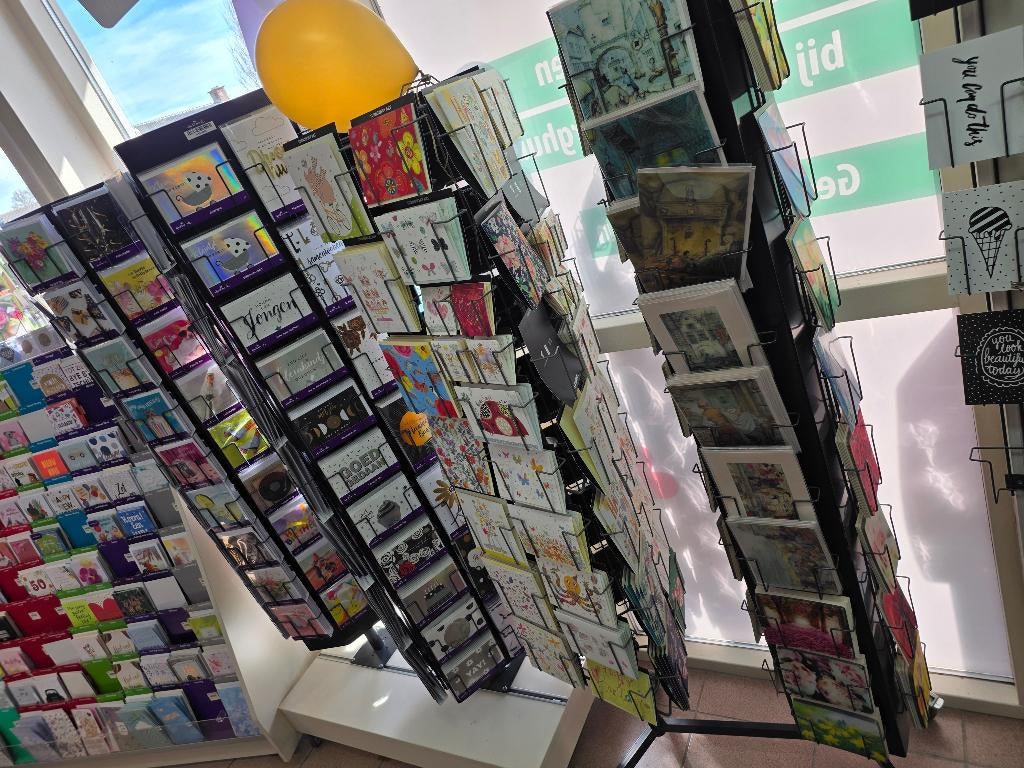 Wenskaarten Halmark etc. (complete winkel partij), Diversen, Wenskaarten, Ophalen of Verzenden, Nieuw