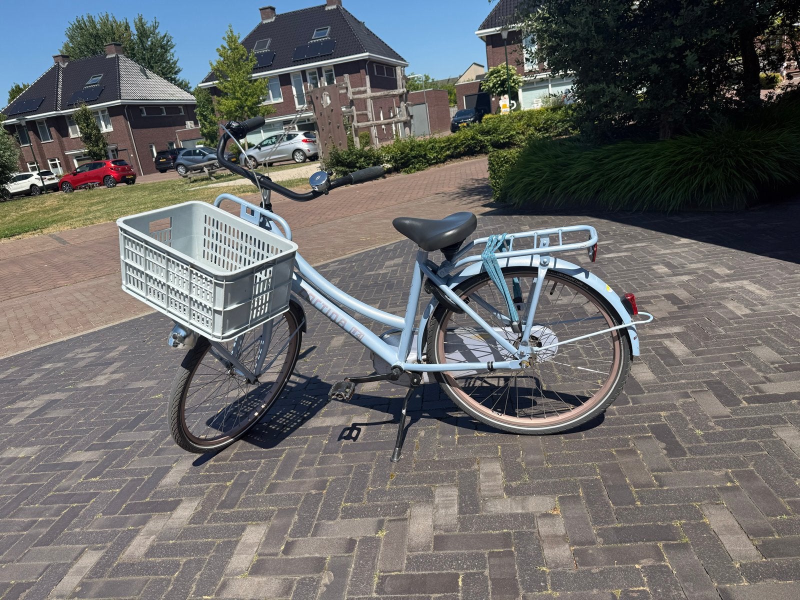 Cortina kinderfiets lichtblauw met mandje, Ophalen, Gebruikt, Terugtraprem, 20 inch of meer