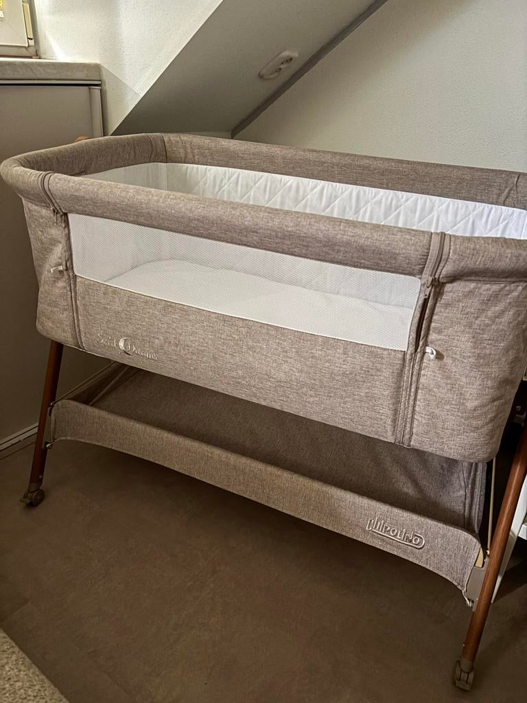 Chipolino co-sleeper exclusieve kleur beige, Ophalen of Verzenden, Zo goed als nieuw, Wieg