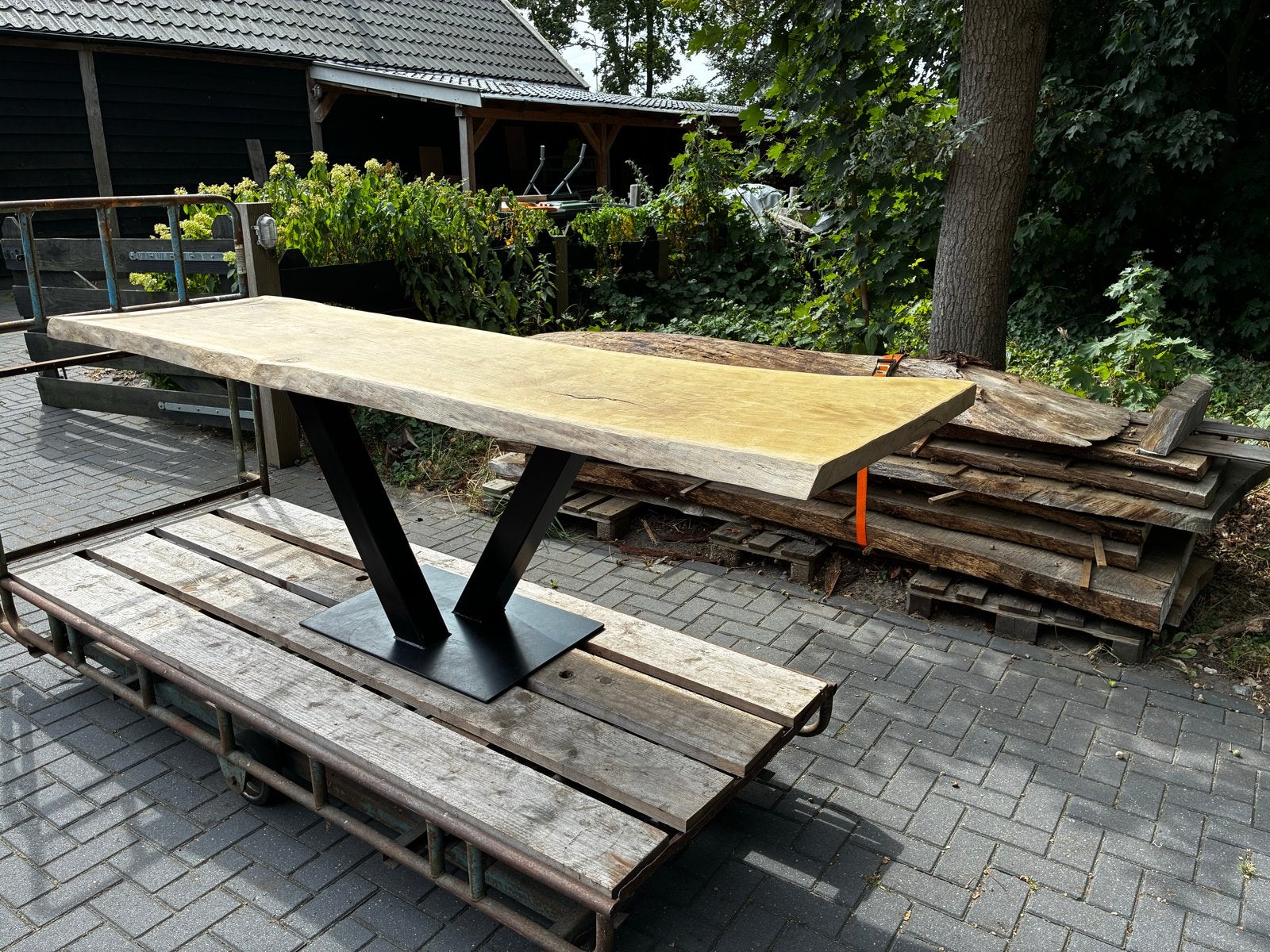 Unieke Eiken Boomstamtafel met Stalen Onderstel, Ophalen, Eikenhout, 200 cm of meer, 50 tot 100 cm