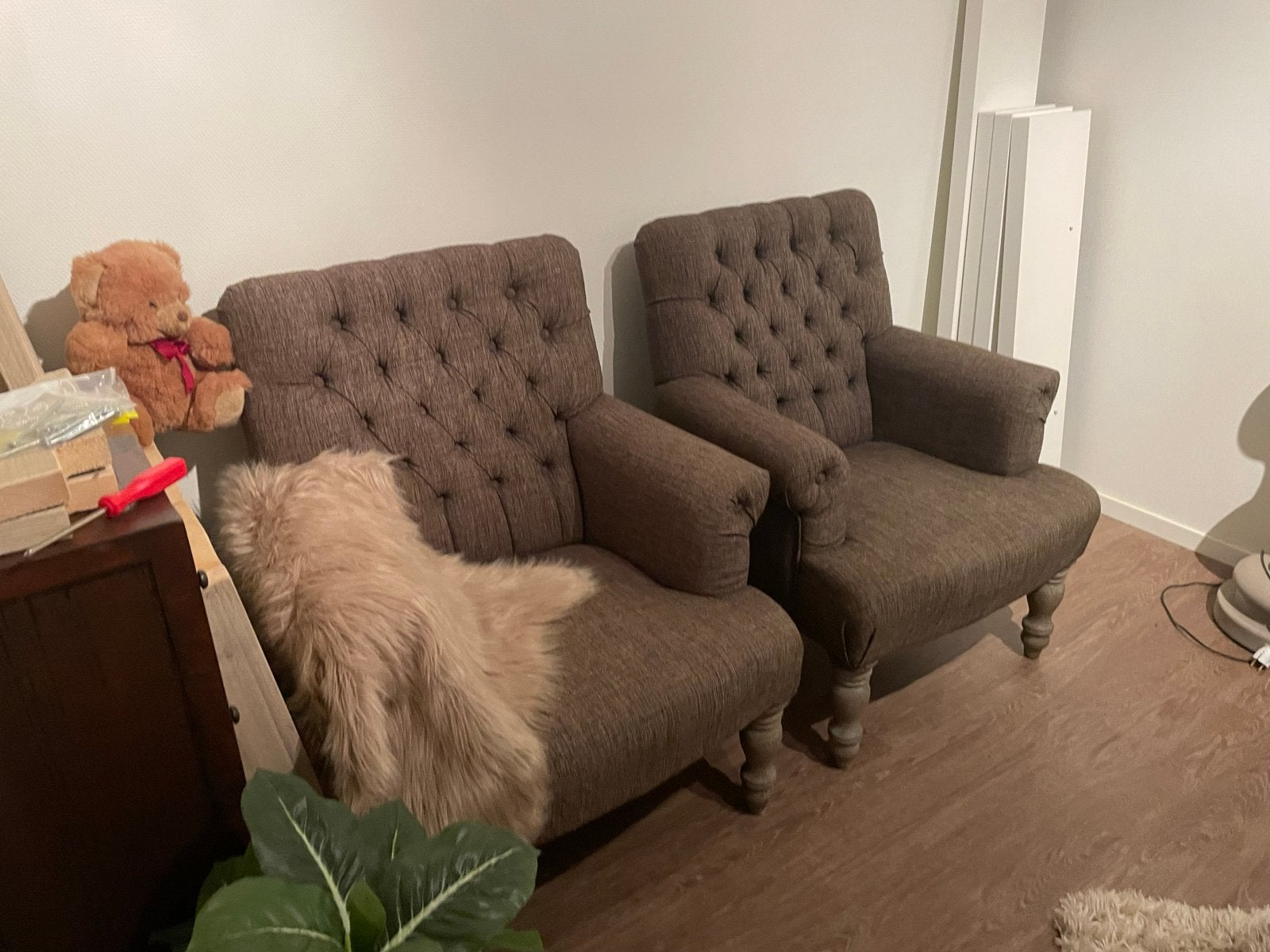 Twee stuks in zeer nette staat verkerende fauteuils, Ophalen, Hout, Twee, Bruin