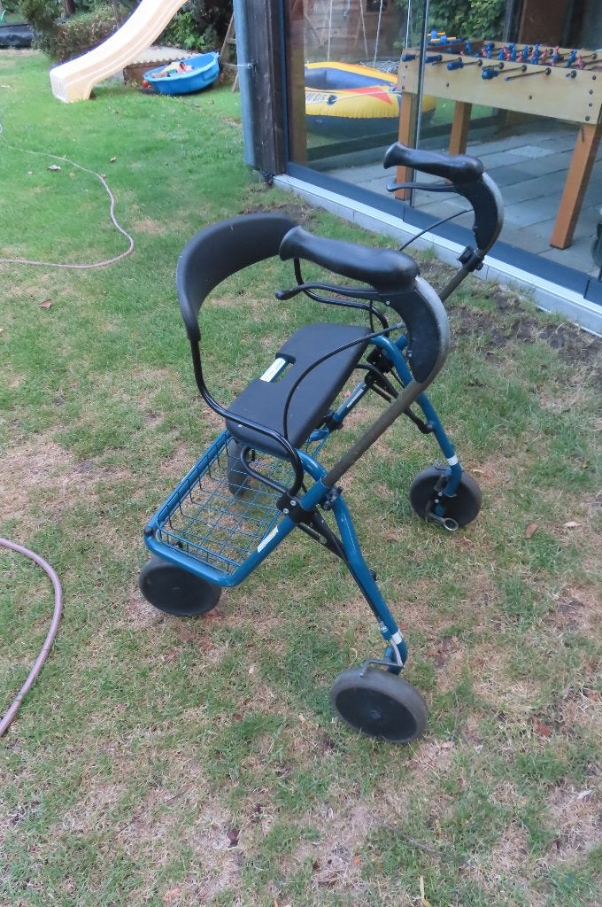Rollator opvouwbaar Fellow Roll zweeds fabrikaat, Ophalen, Opvouwbaar, Gebruikt
