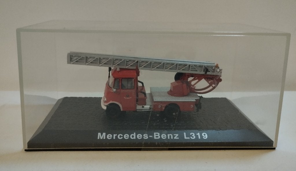 Mercedes-Benz L319 Brandweer (Rood), Verzenden, Zo goed als nieuw, Auto's