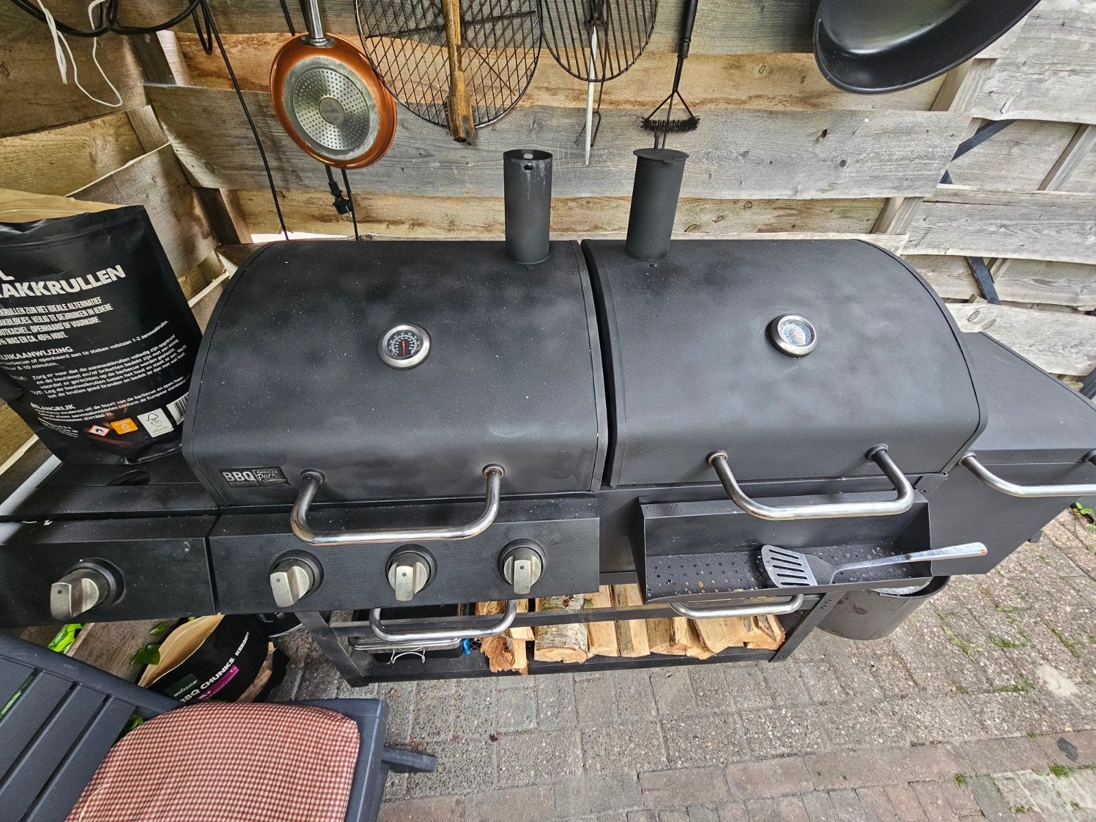 Bbq and Friends Combi Gas, Houtskool en Rook BBQ, Tuin en Terras, Ophalen, Gebruikt, Bbq and Friends