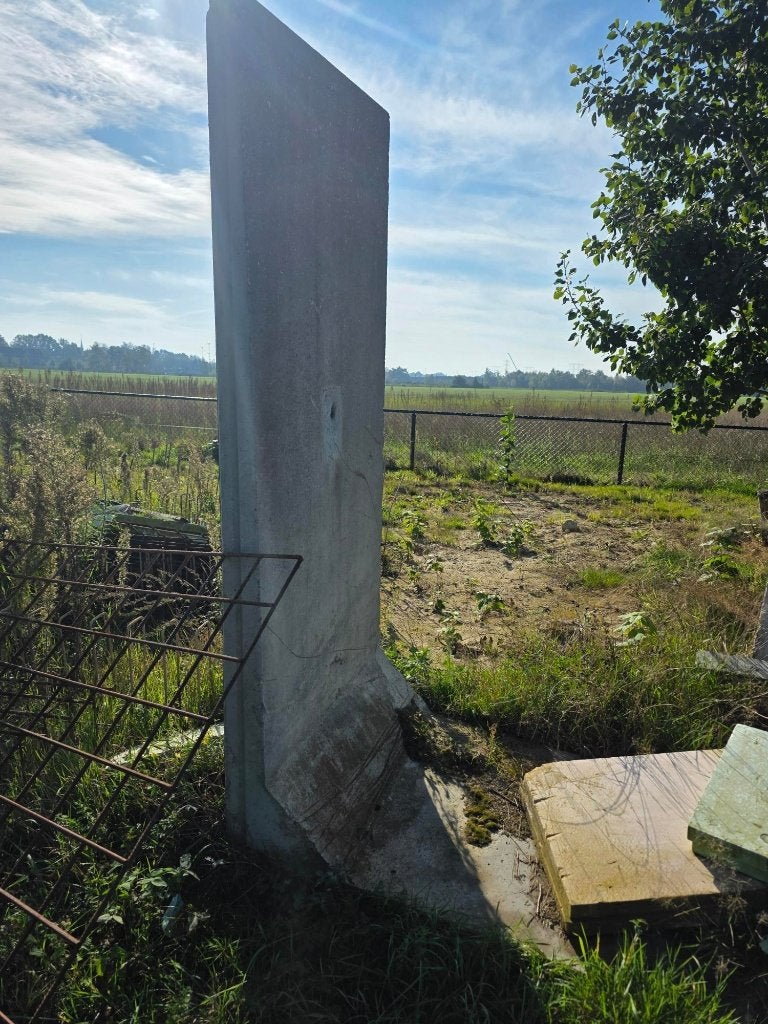 11x betonnen keerwand/ L-element 240 cm H incl. koppelplaten, Ophalen, Gebruikt
