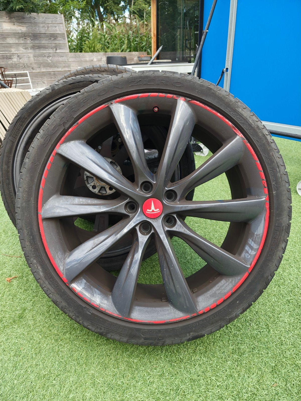 Tesla Model X 22 inch Turbine velgen met Pirelli banden, Ophalen, Gebruikt, 265 mm, Banden en Velgen