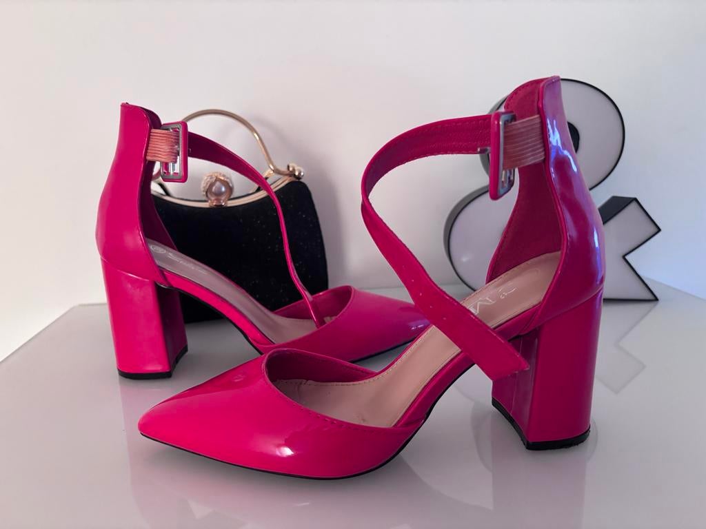 Roze lakleren pumps met enkelbandje, Ophalen of Verzenden, Zo goed als nieuw, Roze, Pumps