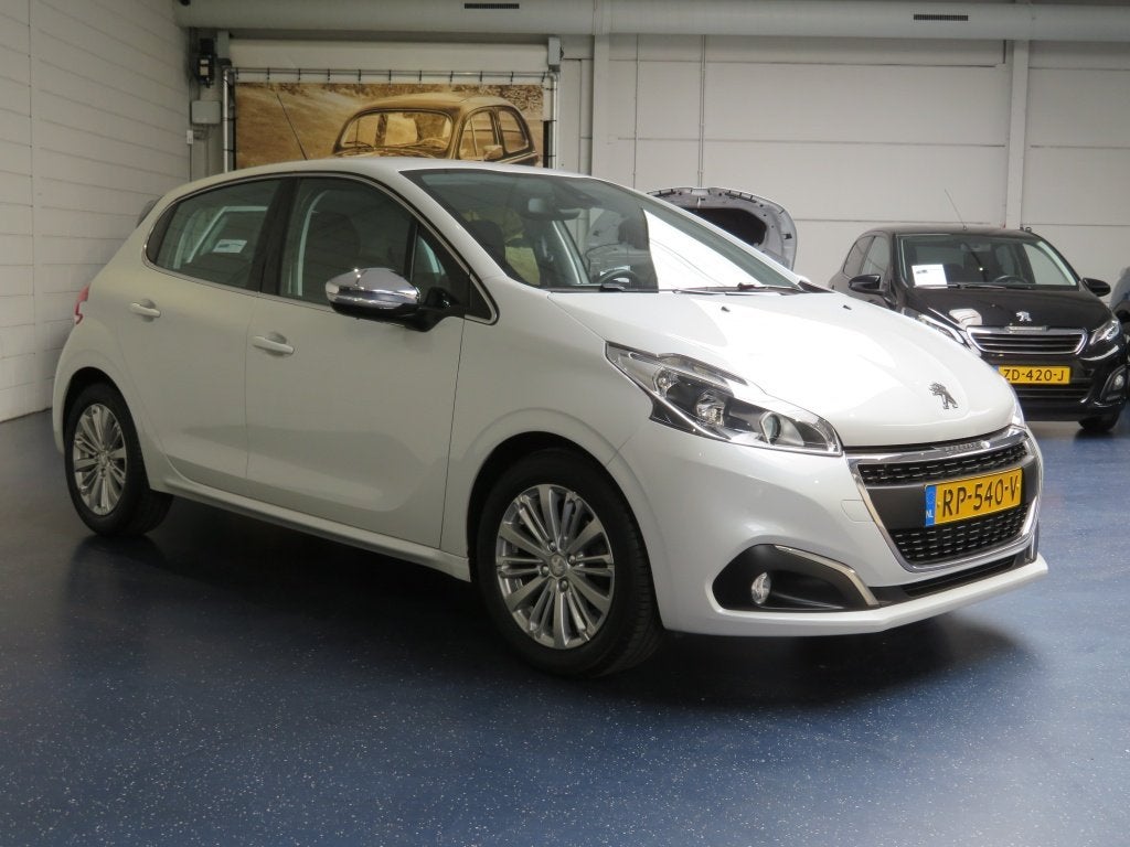 Peugeot 208 1.2 PureTech Allure (bj 2018), Auto's, Gebruikt, 1199 cc, 82 pk, Origineel Nederlands