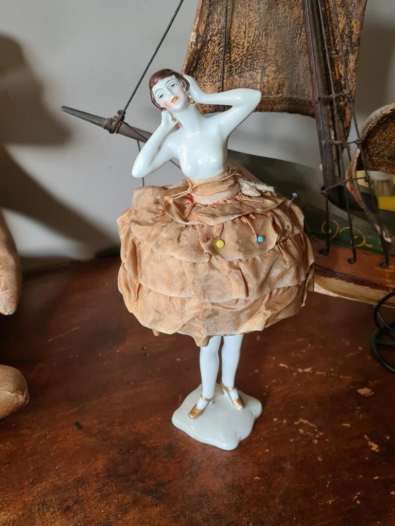 Brocante halfdoll speldenkussen., Ophalen of Verzenden