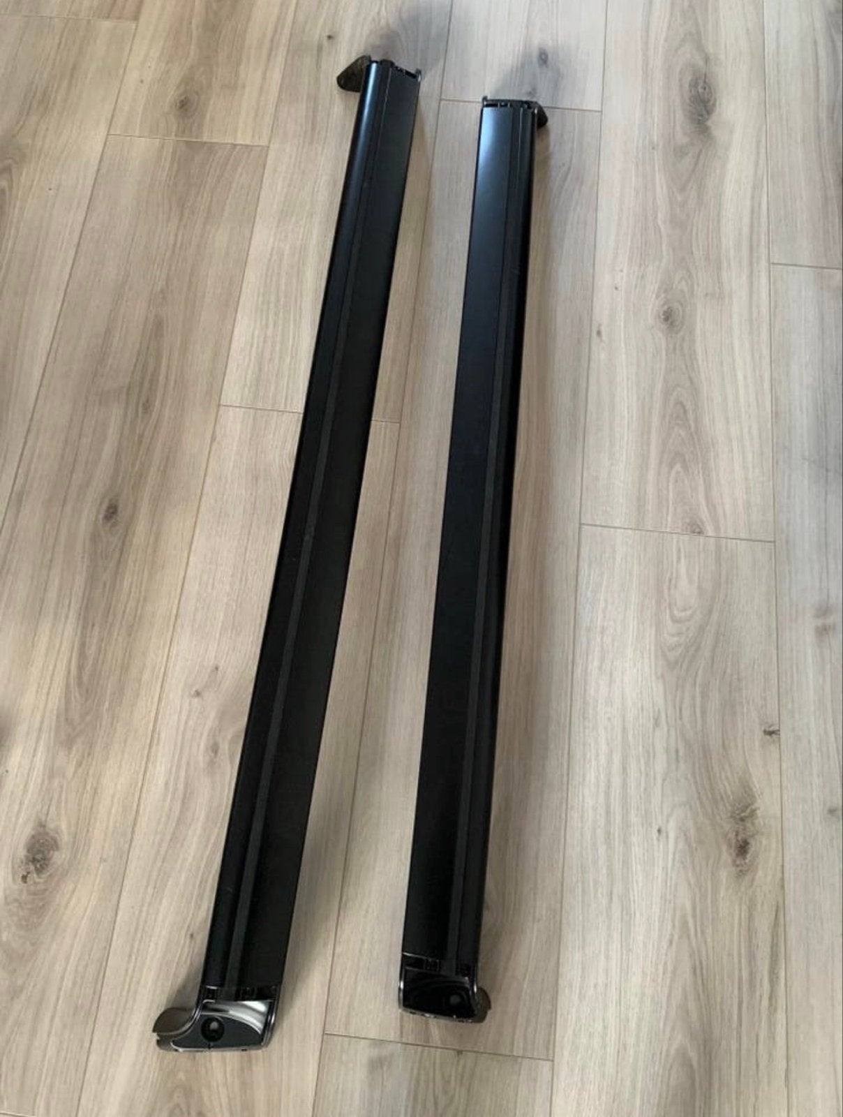 Foto 4 van TE HUUR: originele Tesla Model 3 Dakdragers