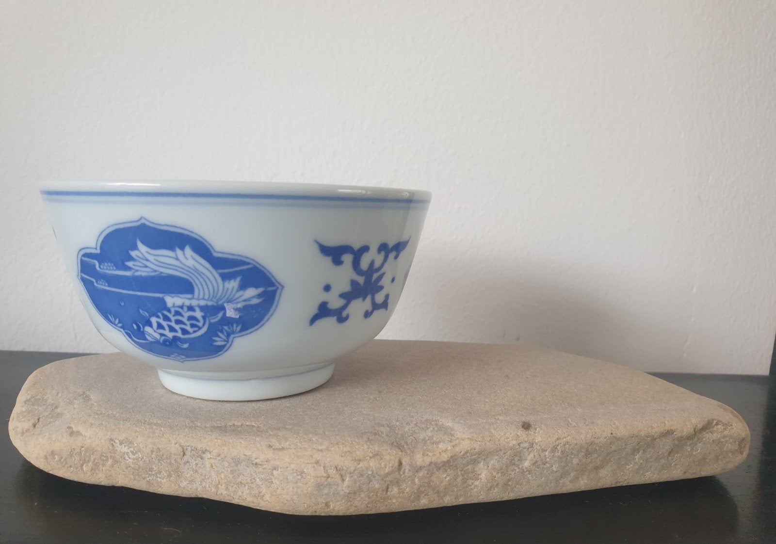 Chinees porseleinen kommetje met koi karper, Ophalen of Verzenden, Zo goed als nieuw, Kom(men), Overige stijlen