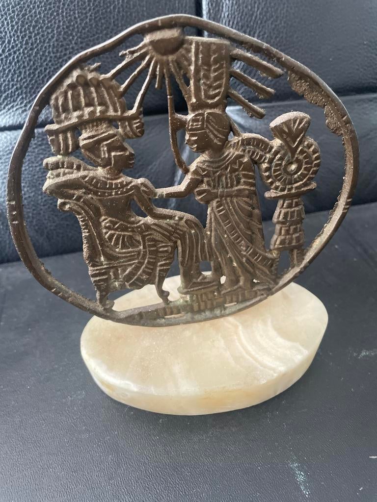 Oude Egyptische Bronzen Figuur op Marmeren Sokkel, Antiek en Kunst, Ophalen of Verzenden