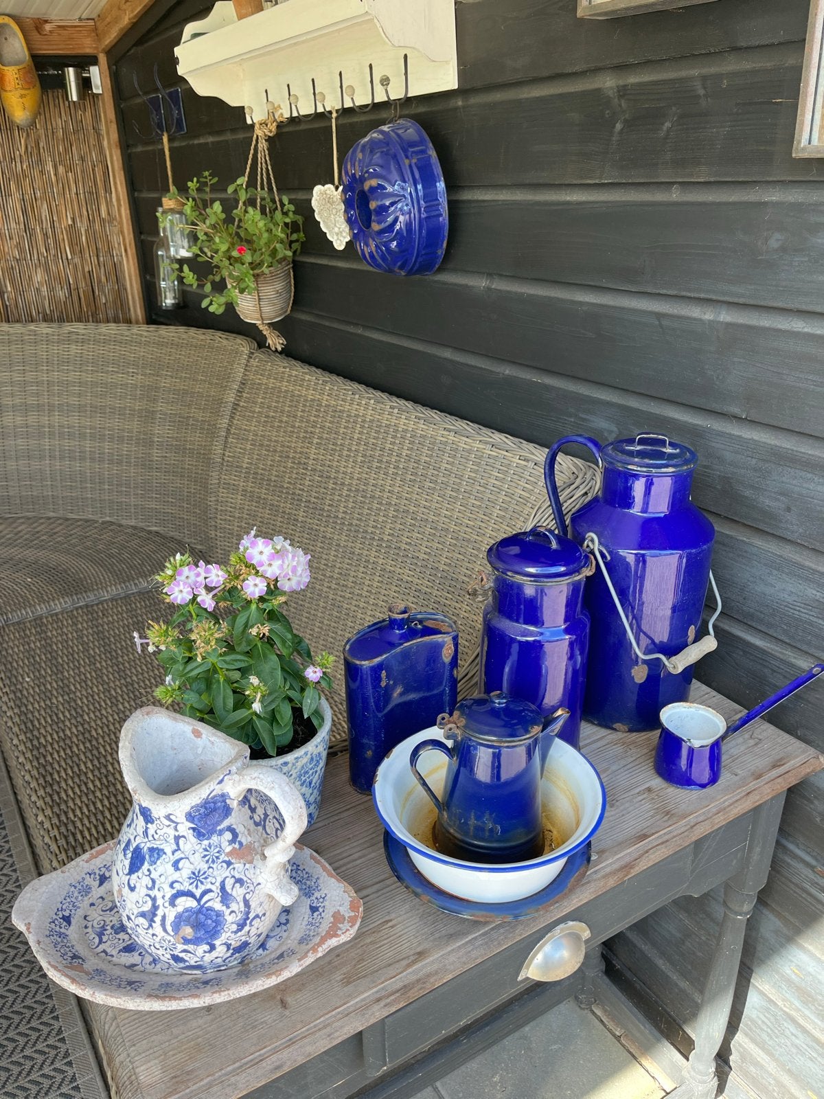 Diverse blauwe decoratie en potten, Ophalen